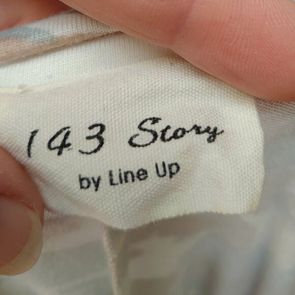 143 Story Line Up Multicolor Camo Print Top Long Sleeve V-Neck Stretch - Picture 10 of 10